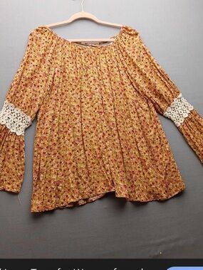 easel Mustard Floral Lace-Trim Bell Sleeve Blouse
